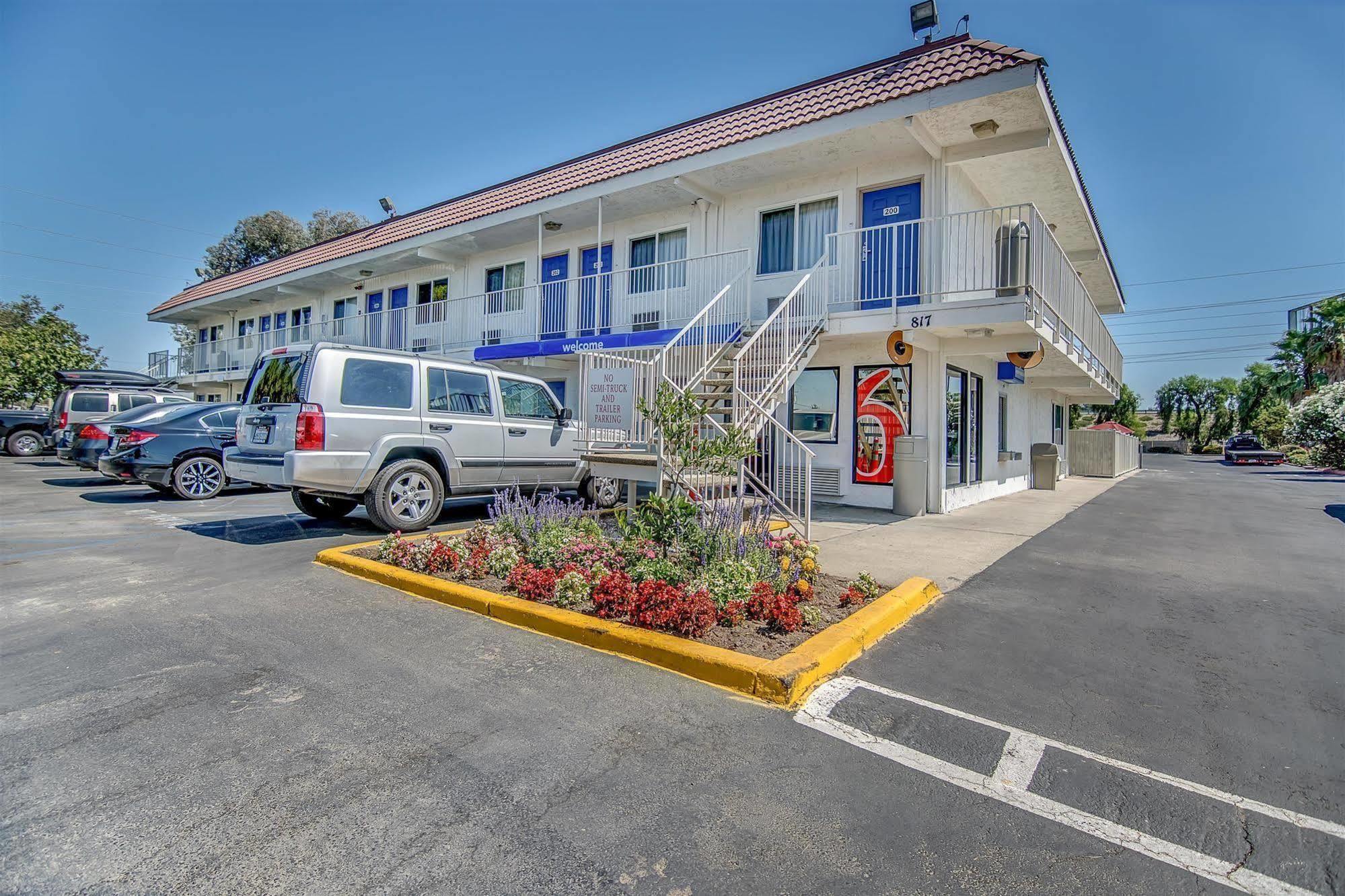 Hotel 6-stockton, Ca - Charter Way West 2*