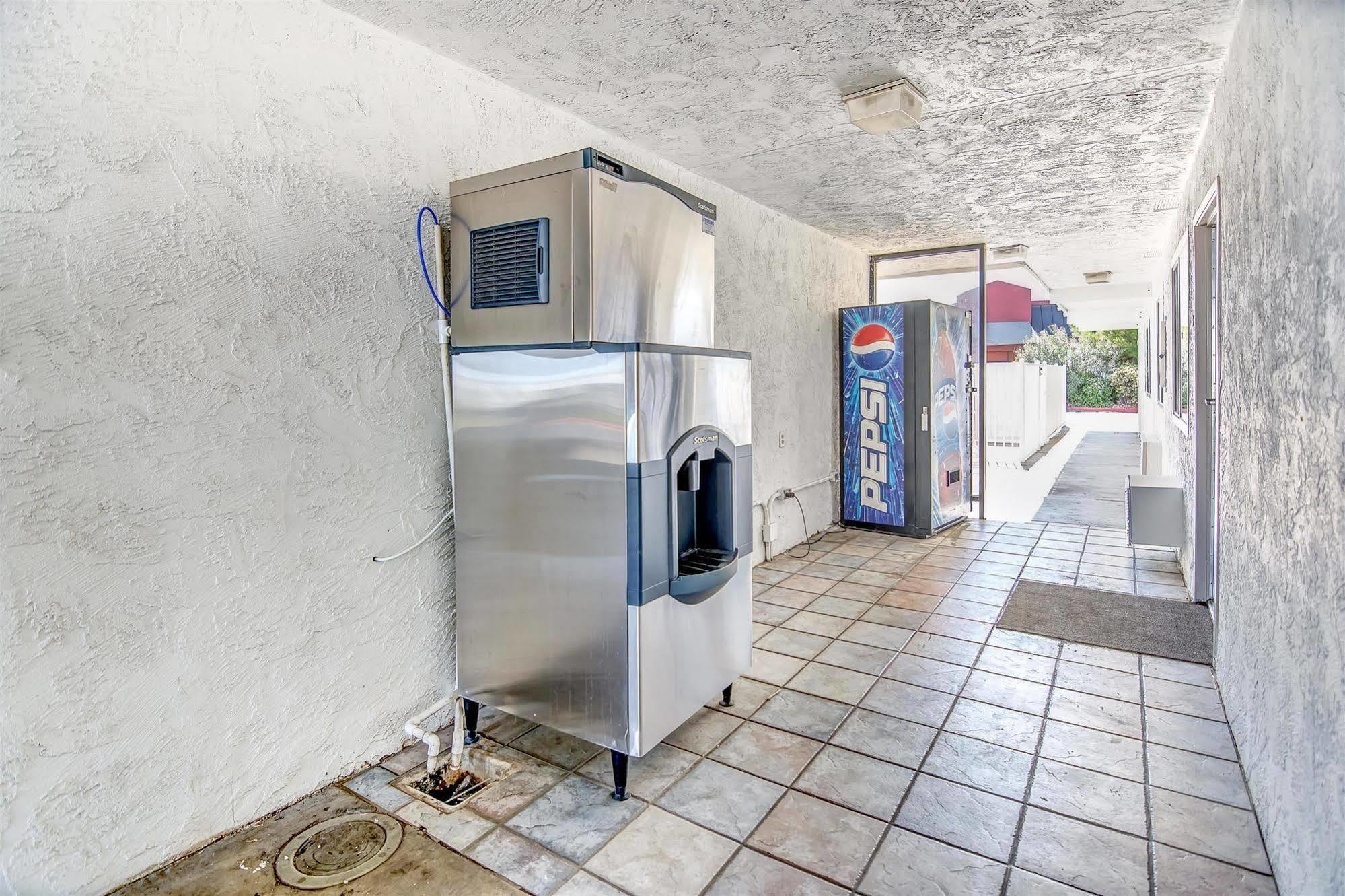 6-stockton, Ca - Charter Way West 2* Stockton