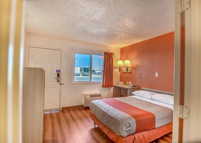 Motel 6-Stockton, Ca - Charter Way West